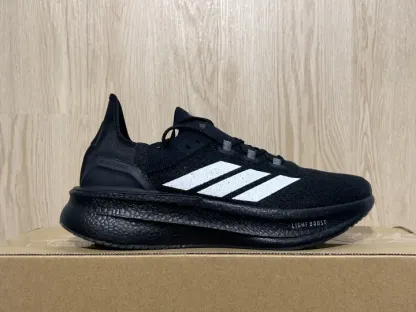 Adidas Ultraboost 5.O跑鞋