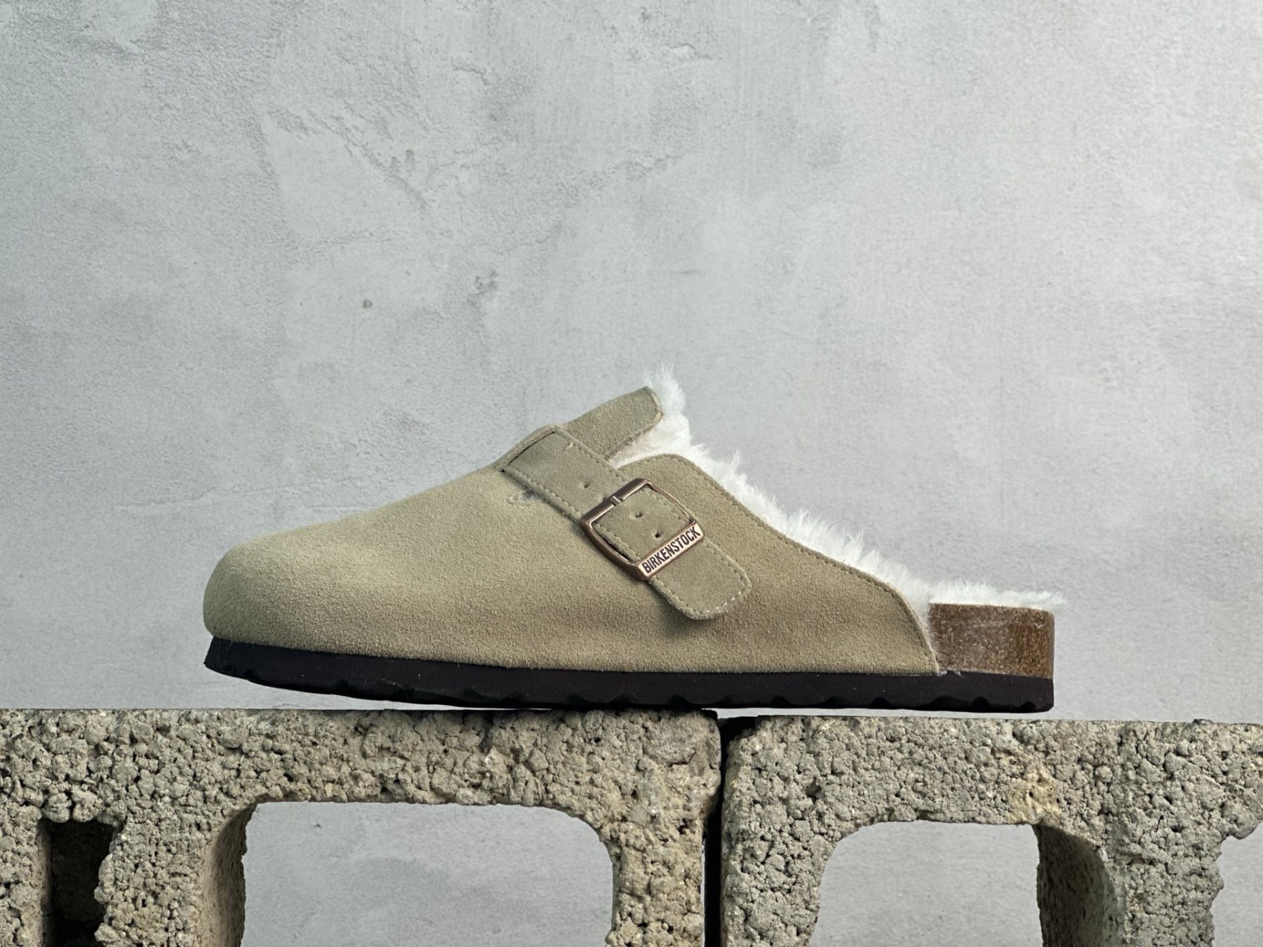 博肯波士頓系列士低幫加絨牛皮絨面革復古軟木底包頭露跟休閒鞋