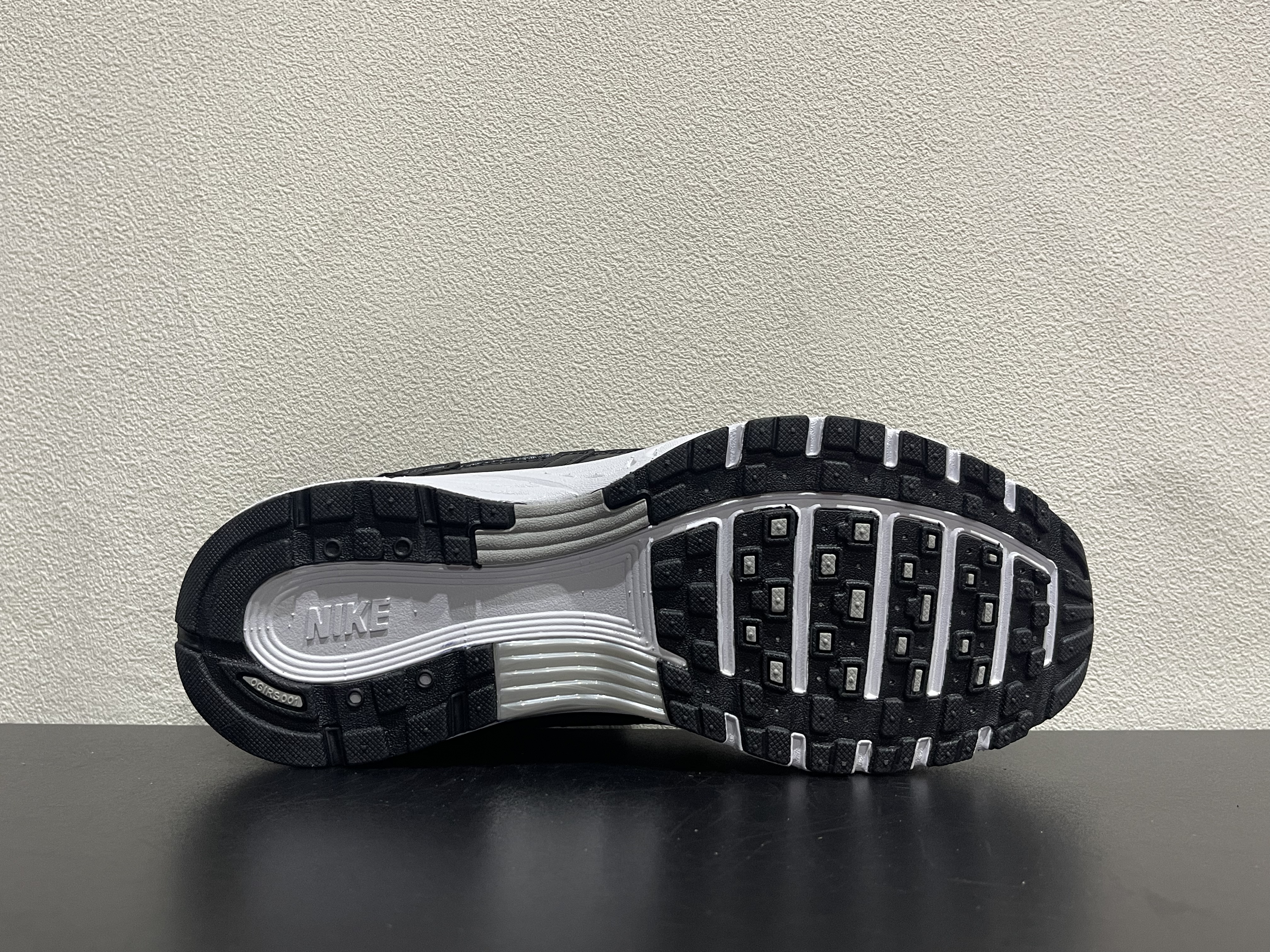 Nike P-6000(36-47.5)