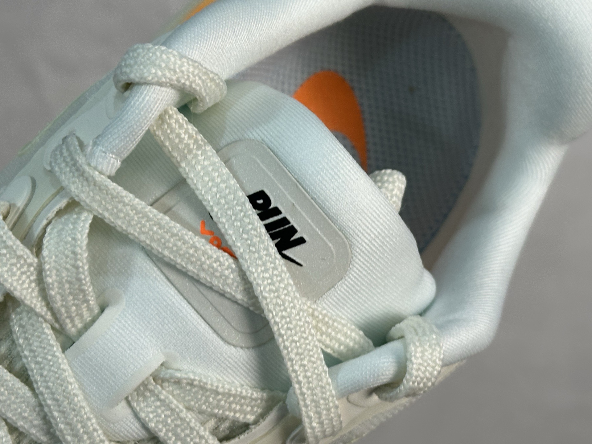 Nike Air Zoom Vomero Premium