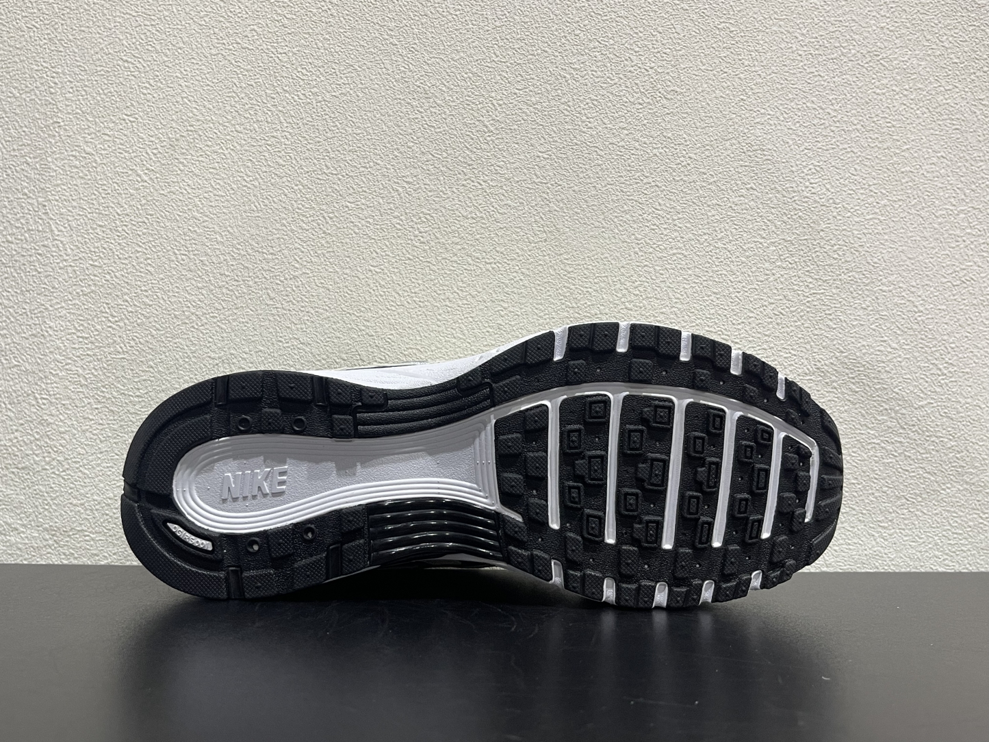 Nike P-6000(35.5-45)