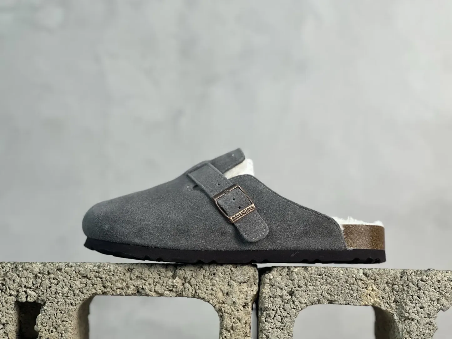 博肯波士頓系列士低幫加絨牛皮絨面革復古軟木底包頭露跟休閒鞋