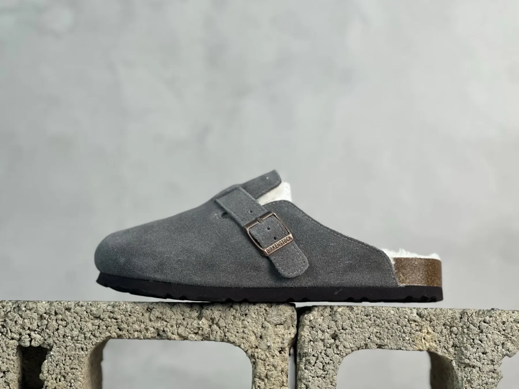 博肯波士頓系列士低幫加絨牛皮絨面革復古軟木底包頭露跟休閒鞋