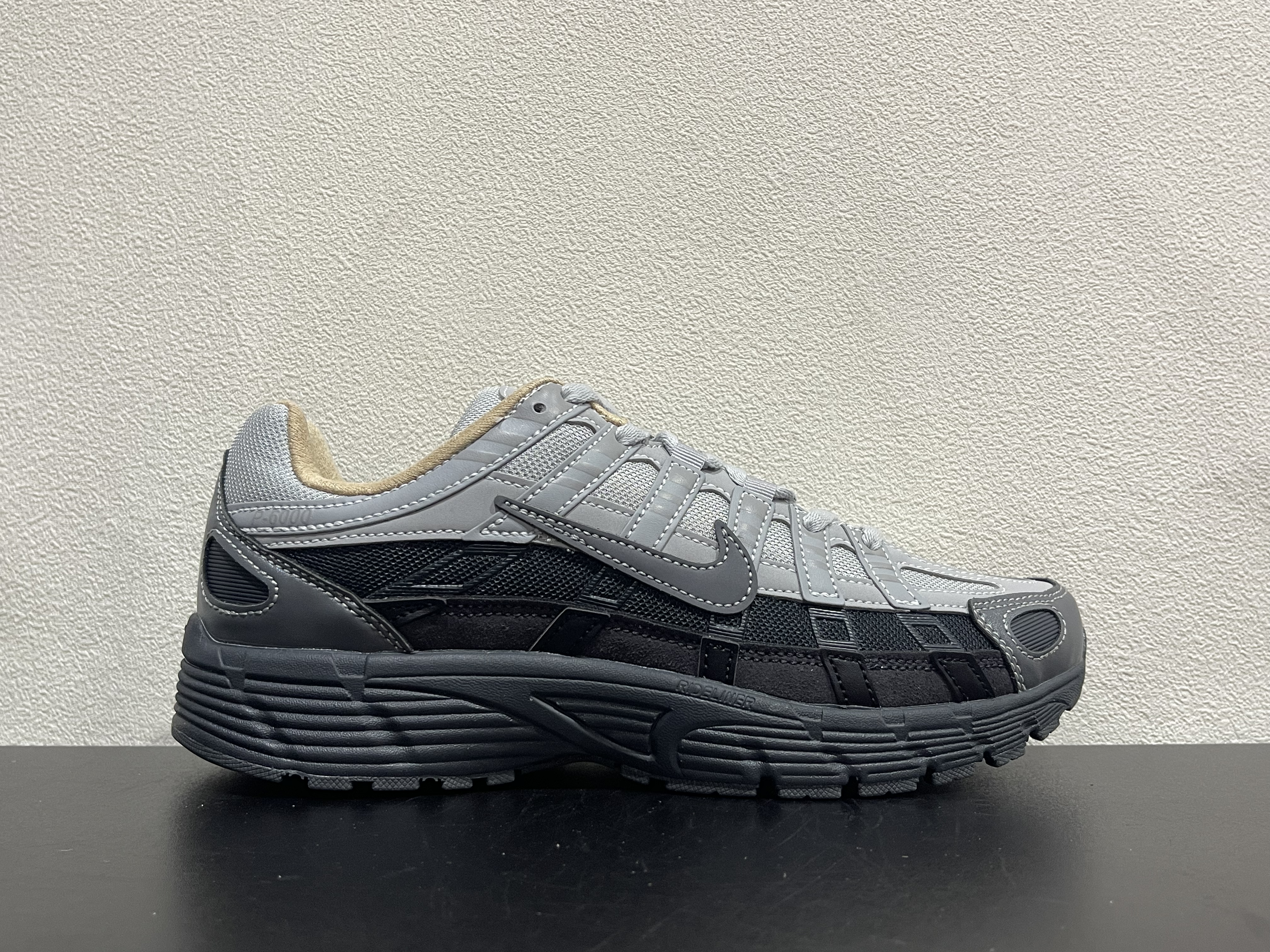 Nike P-6000(39-47.5)