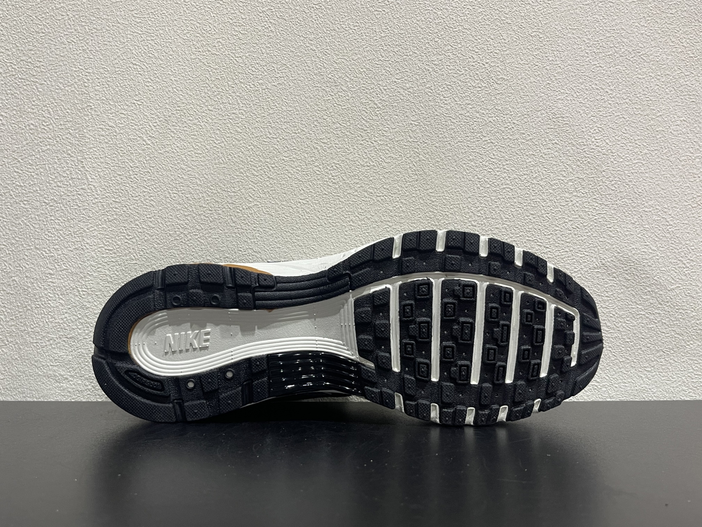 Nike P-6000(36-47.5)