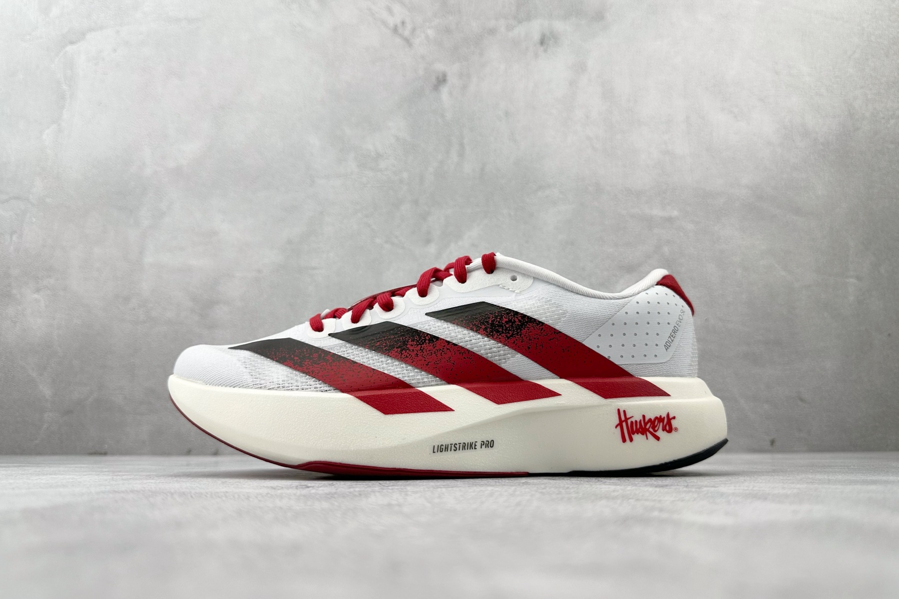 adidas Adizero Evo SL 跑鞋