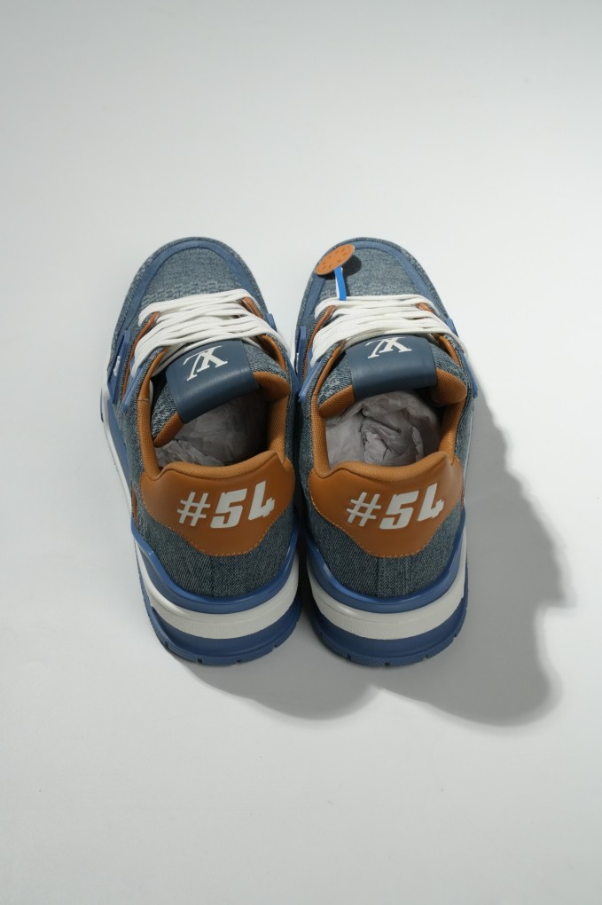 LOUIS VUITTON Trainer 54