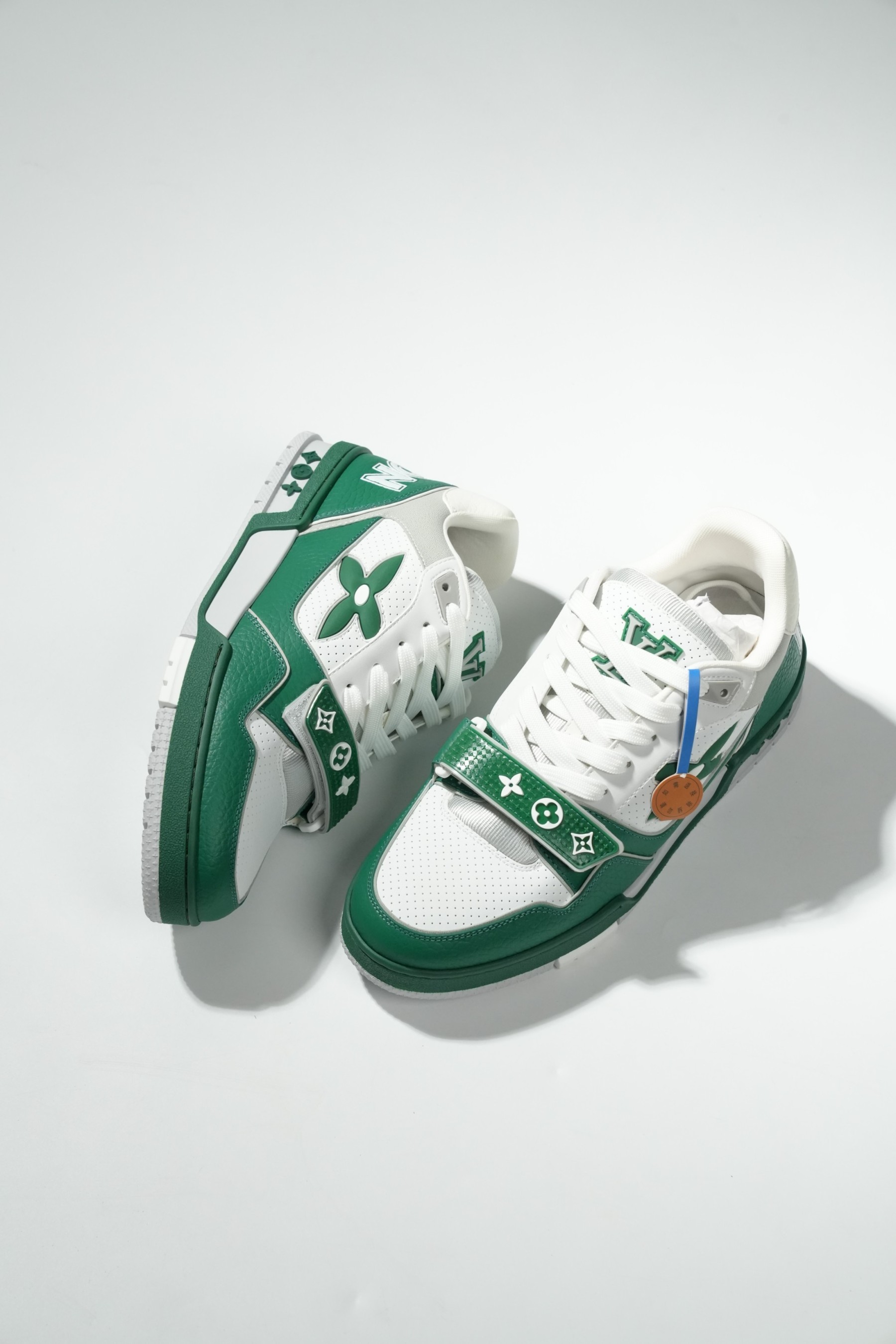 LOUIS VUITTON Trainer 皮革