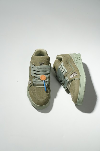 LOUIS VUITTON Trainer 皮革
