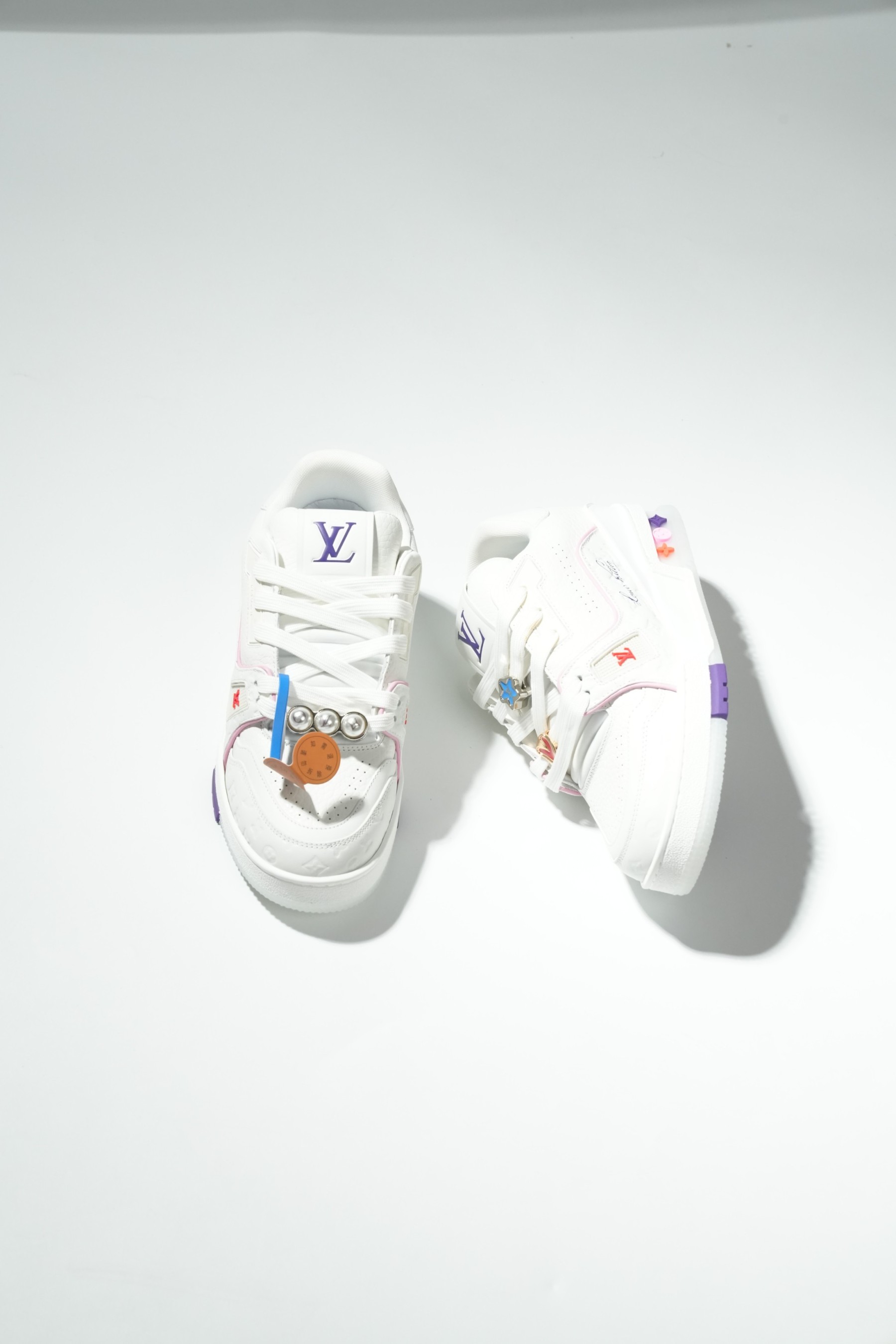 LOUIS VUITTON Trainer 联名限定款