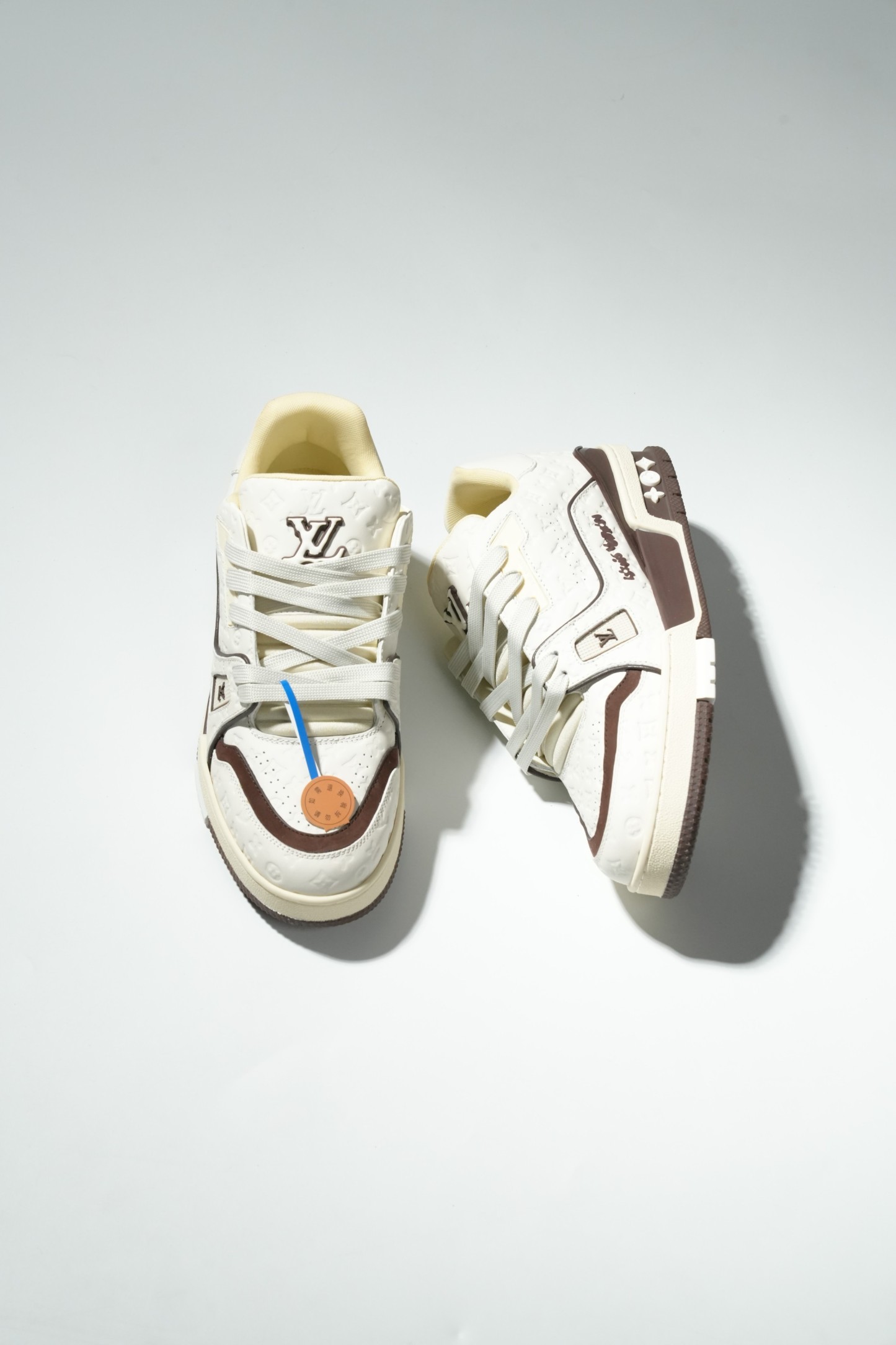 LOUIS VUITTON Trainer 联名限定款