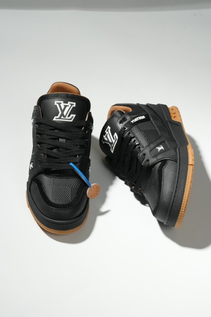 LOUIS VUITTON Trainer 牛仔