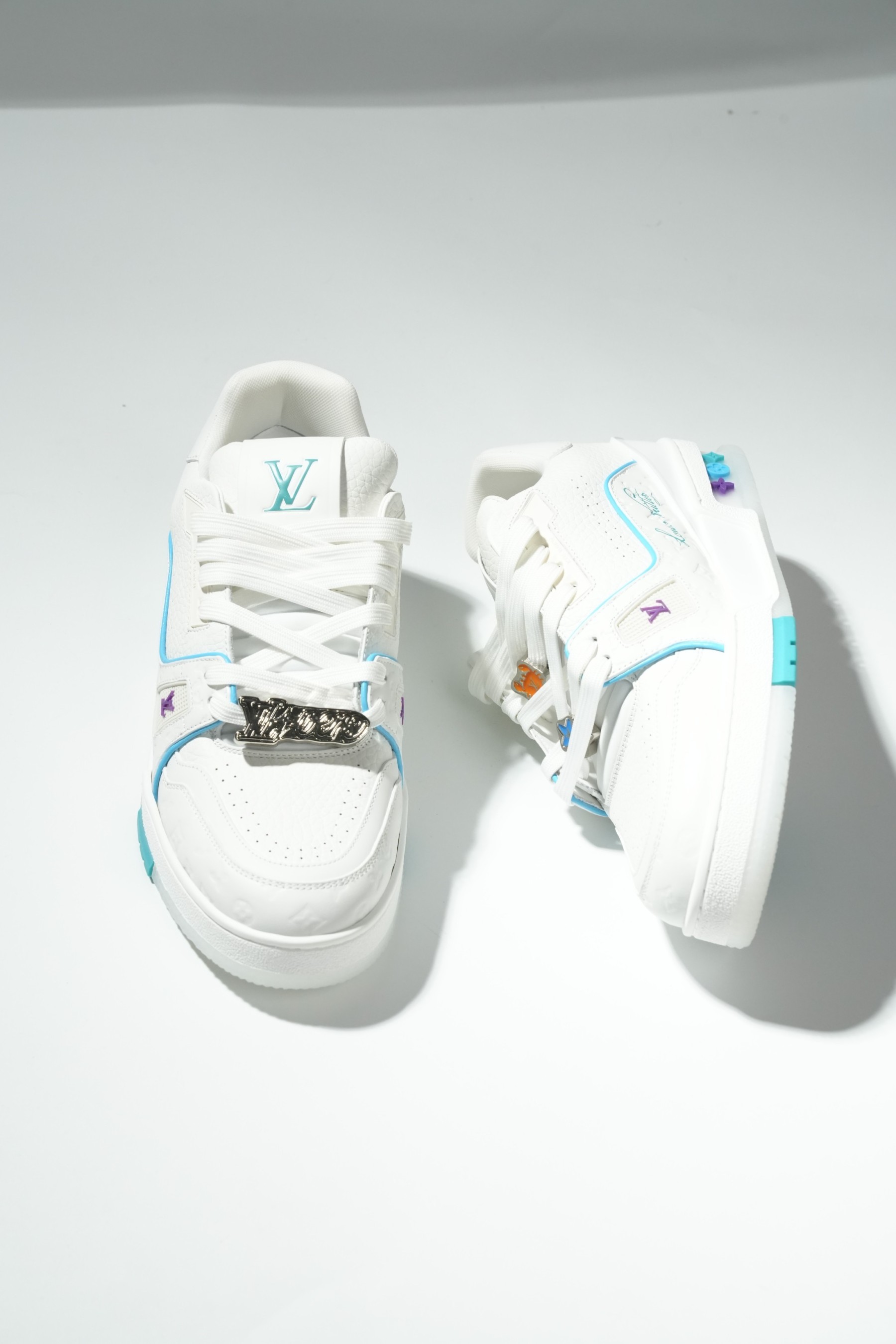 LOUIS VUITTON Trainer 联名限定款