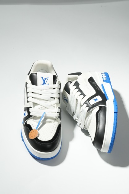 LOUIS VUITTON Trainer 54