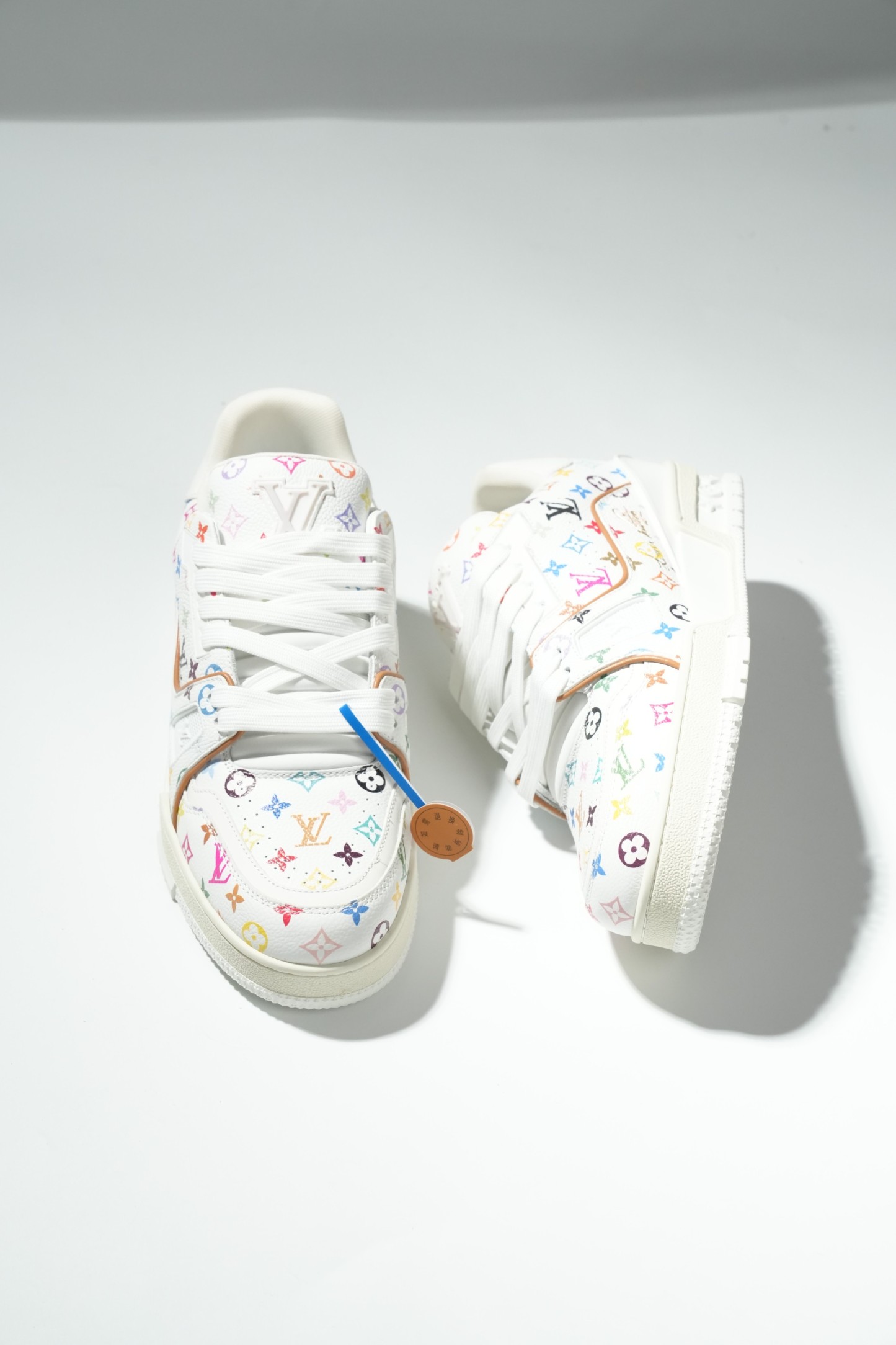 LOUIS VUITTON Trainer 联名限定款