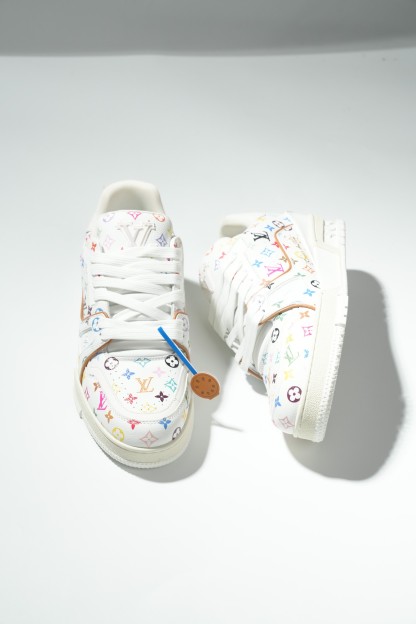 LOUIS VUITTON Trainer 联名限定款