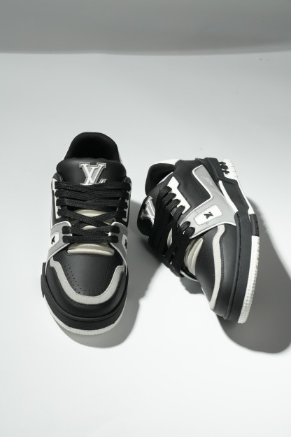 LOUIS VUITTON Trainer 皮革