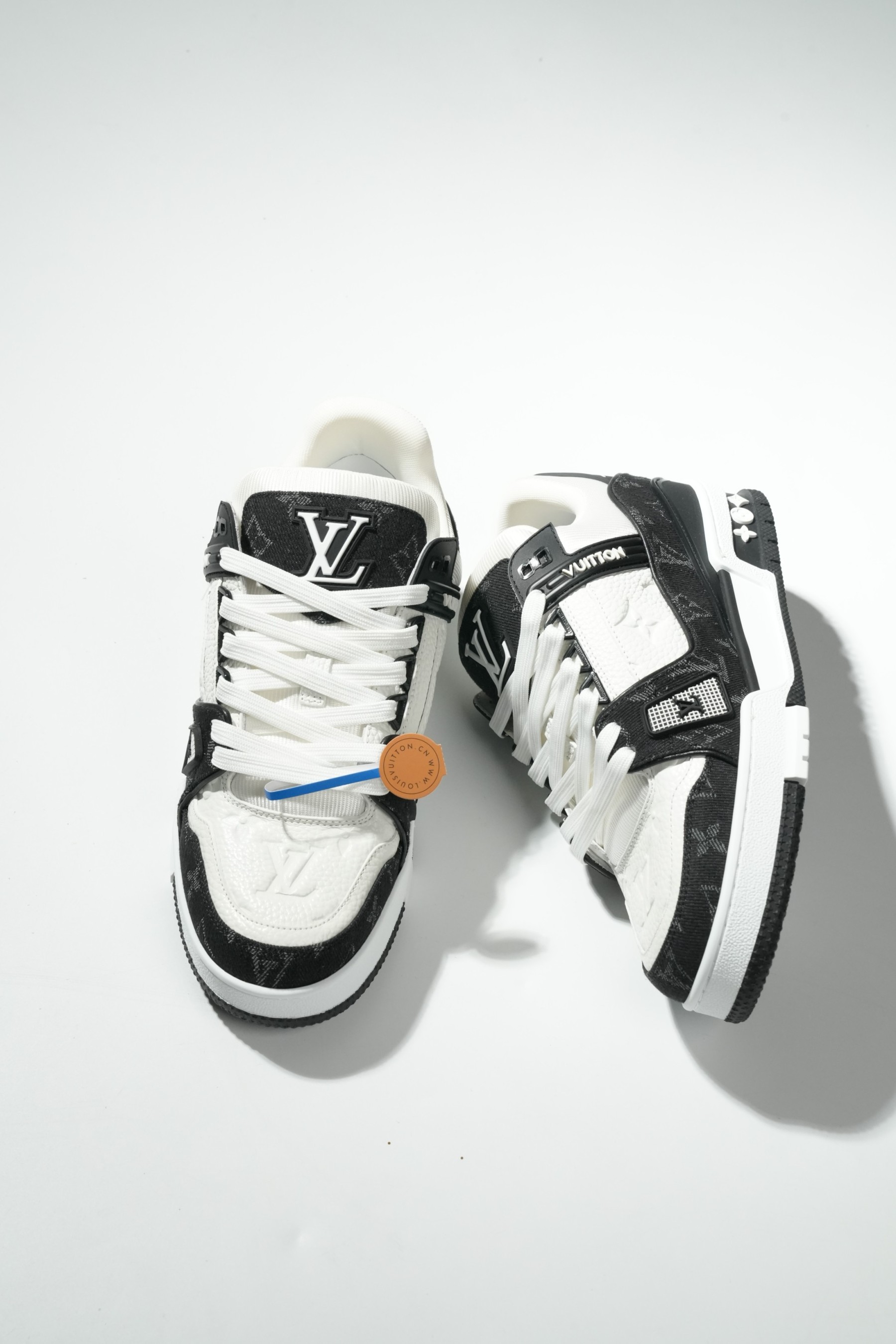 LOUIS VUITTON Trainer 牛仔