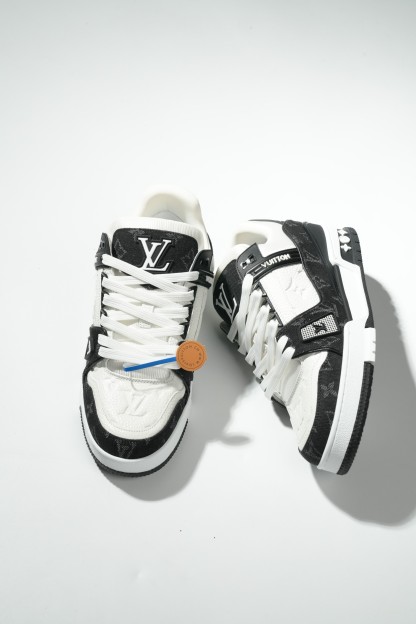 LOUIS VUITTON Trainer 牛仔