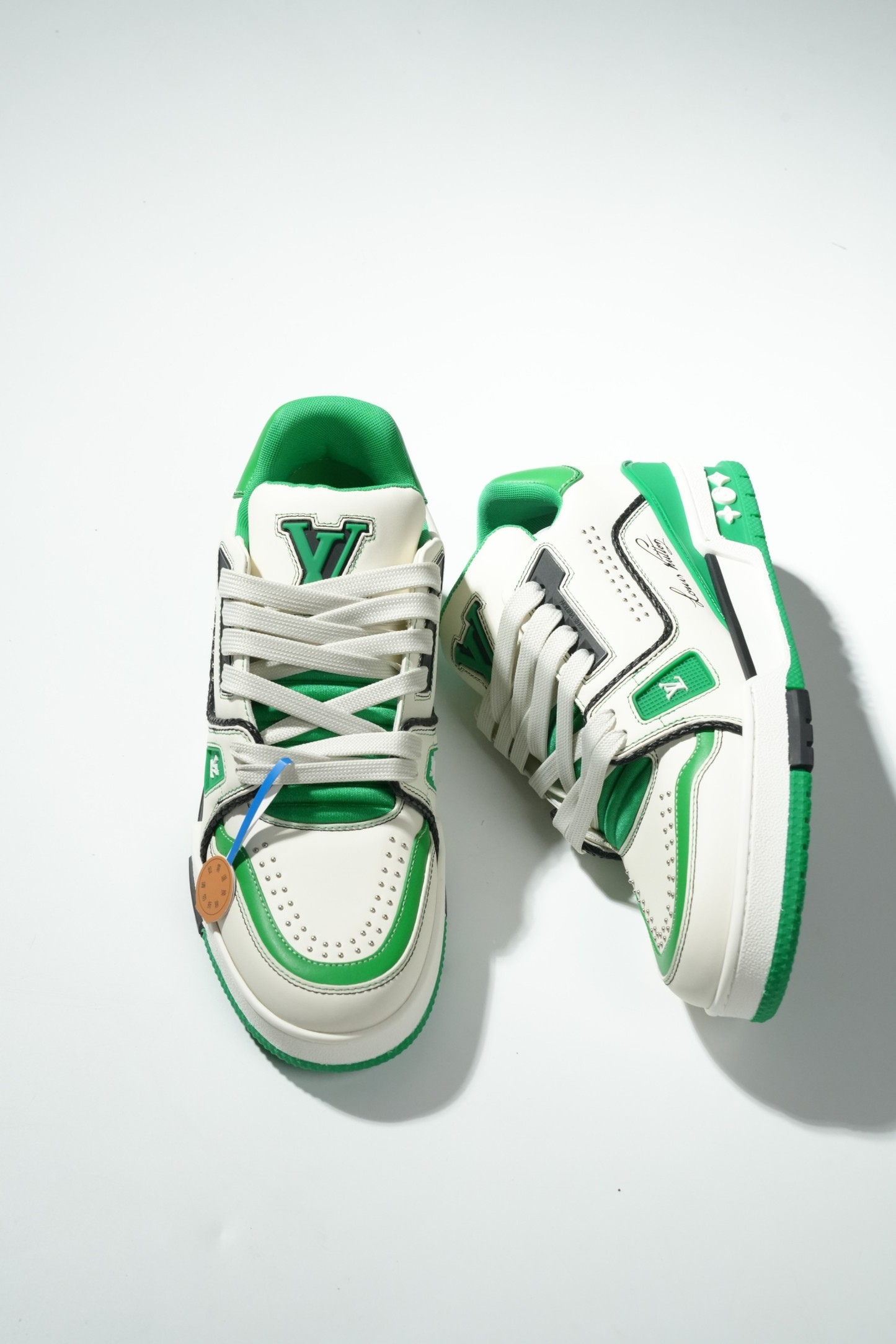 LOUIS VUITTON Trainer 皮革