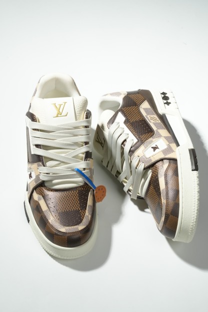 LOUIS VUITTON Trainer 牛仔