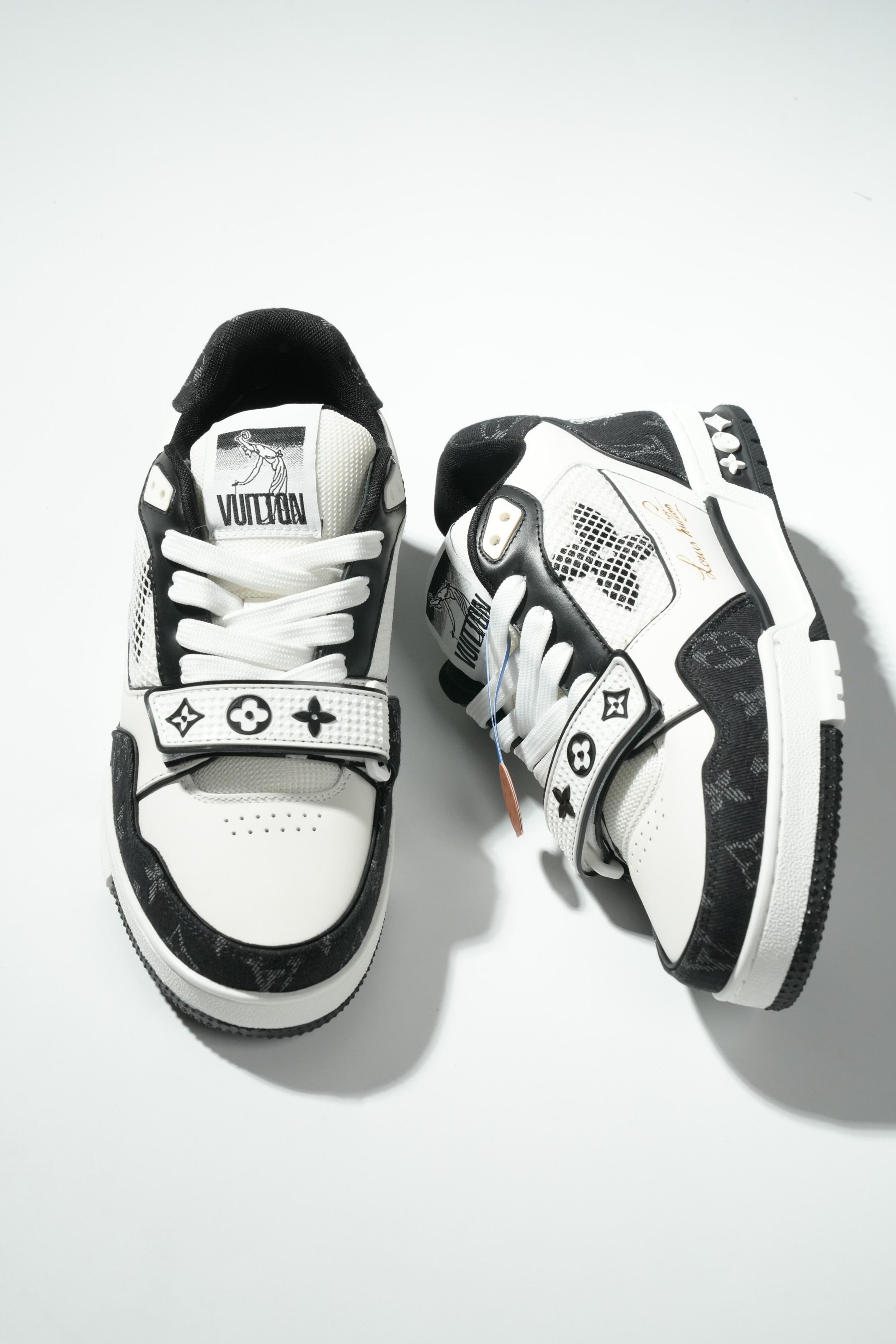 LOUIS VUITTON Trainer 牛仔