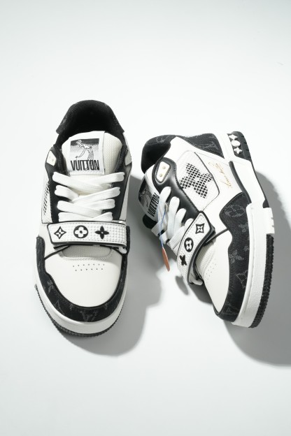 LOUIS VUITTON Trainer 牛仔
