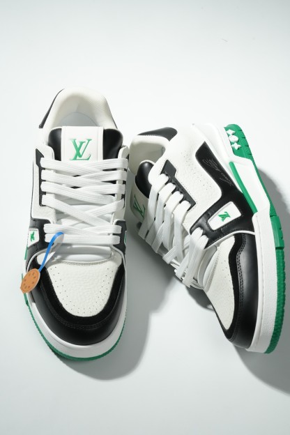 LOUIS VUITTON Trainer 皮革