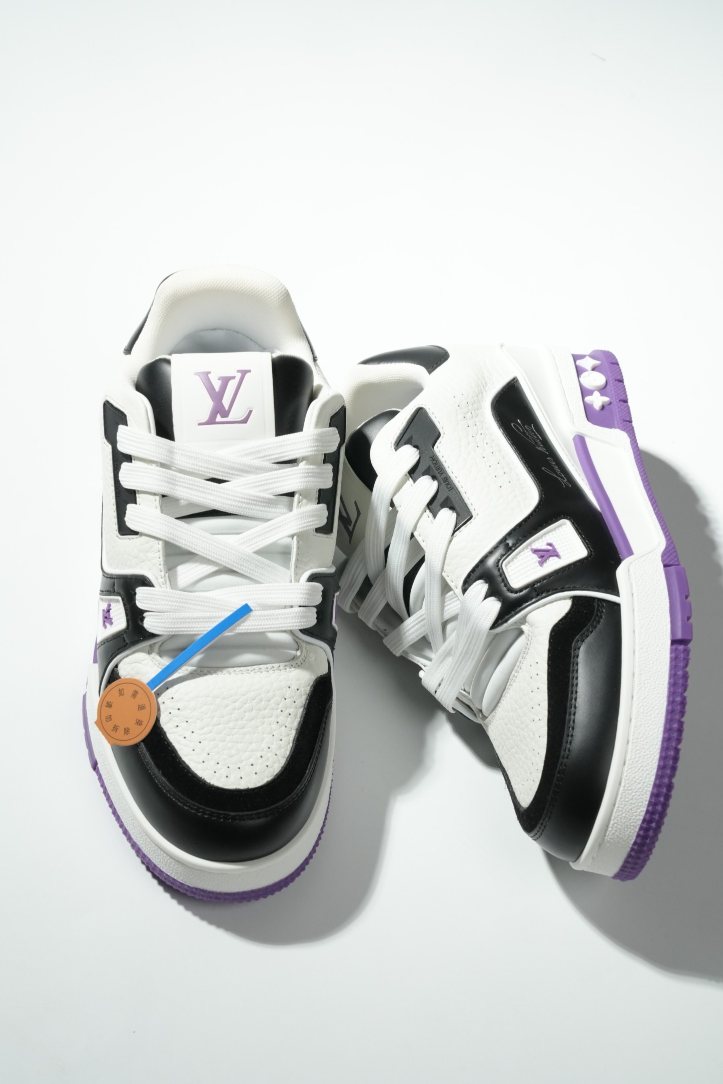 LOUIS VUITTON Trainer 皮革