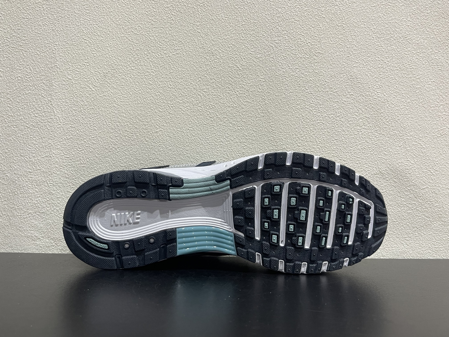 Nike P-6000(39-47.5)