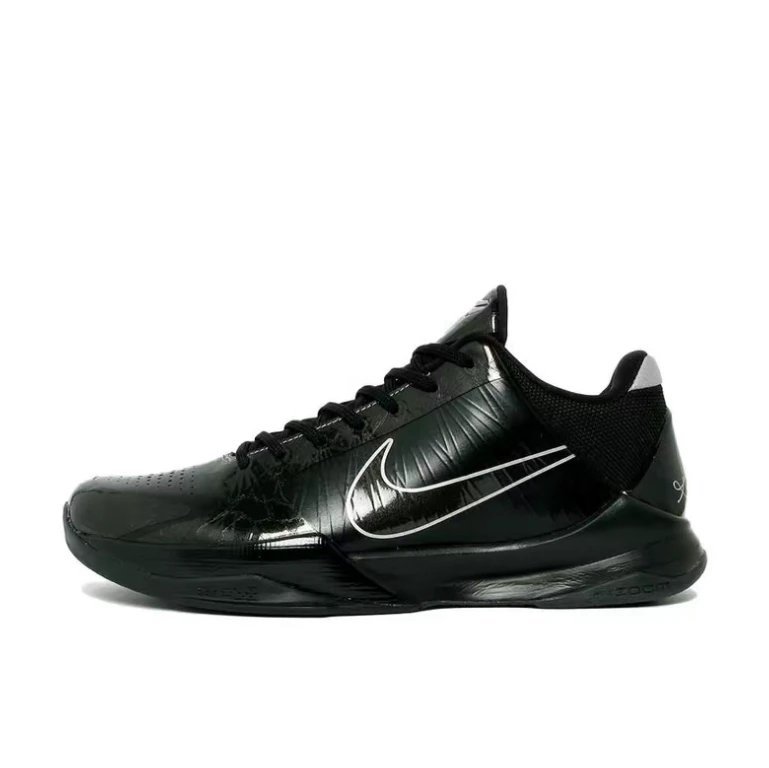 kobe 5 系列（尺寸建議偏大0.5號拿）
