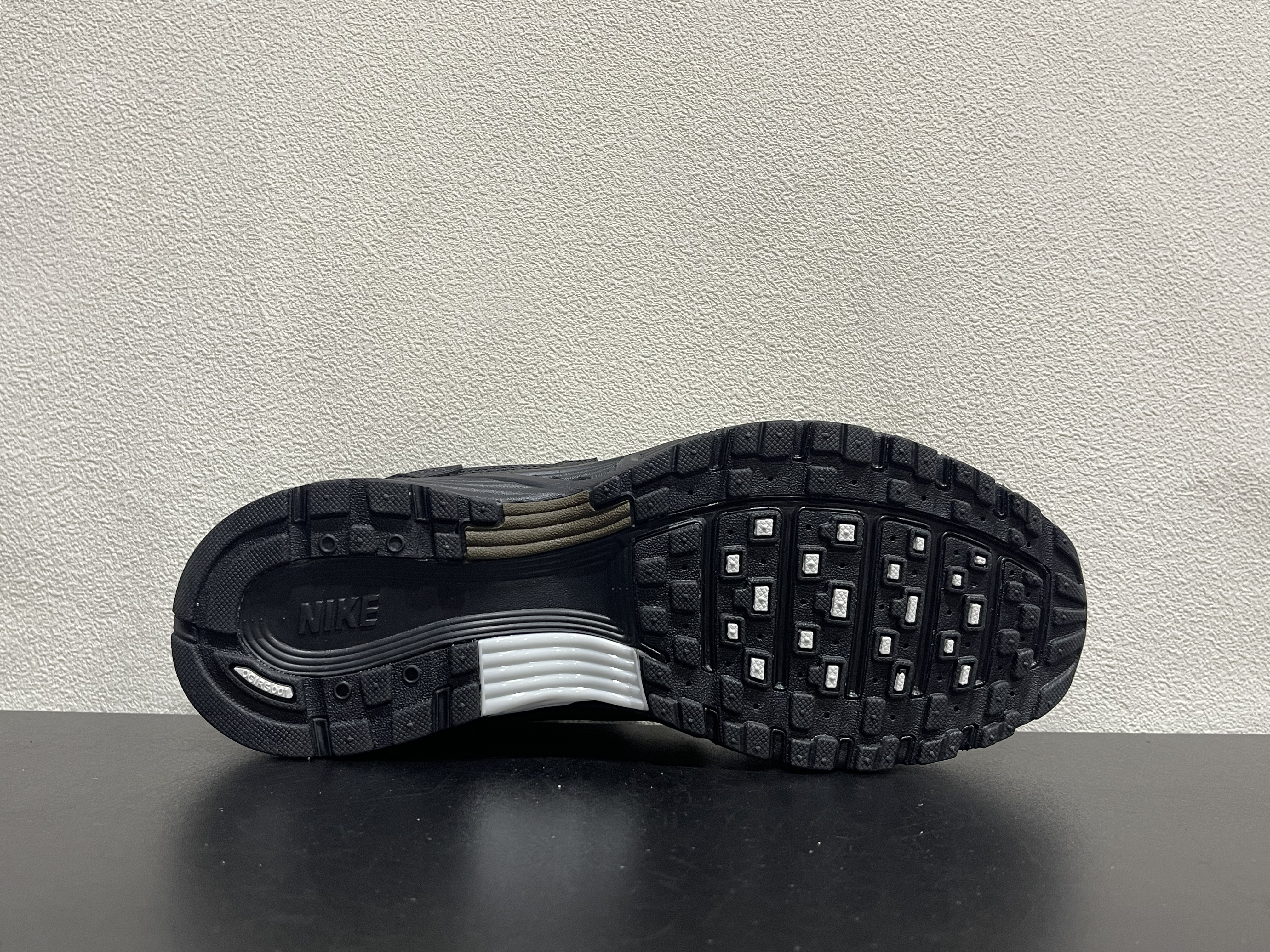 Nike P-6000(39-47.5)