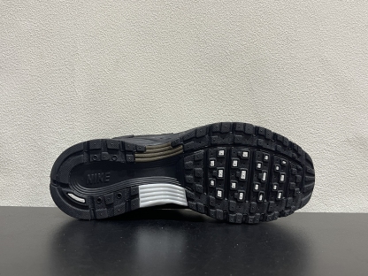 Nike P-6000(39-47.5)