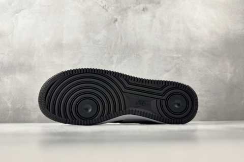 特價 Nike Air Force 1 "panda"