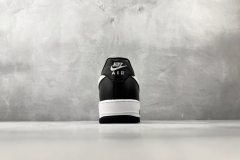 特價 Nike Air Force 1 "panda"