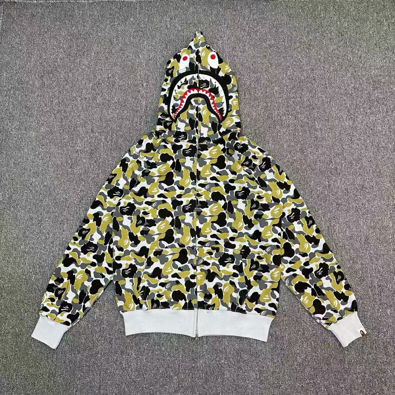 BAPE 迷彩鲨鱼连帽拉链卫衣