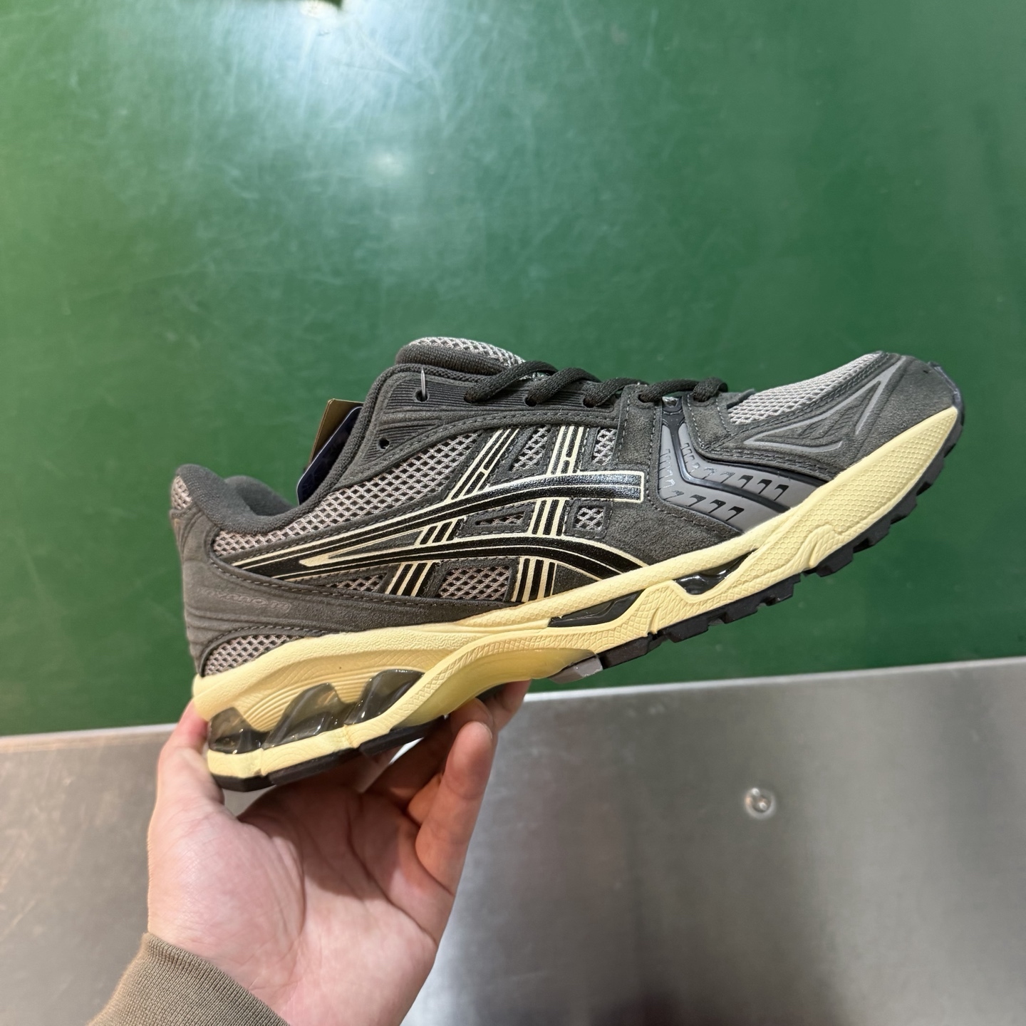 Asics Gel-Kayano 14 （特價福利）
