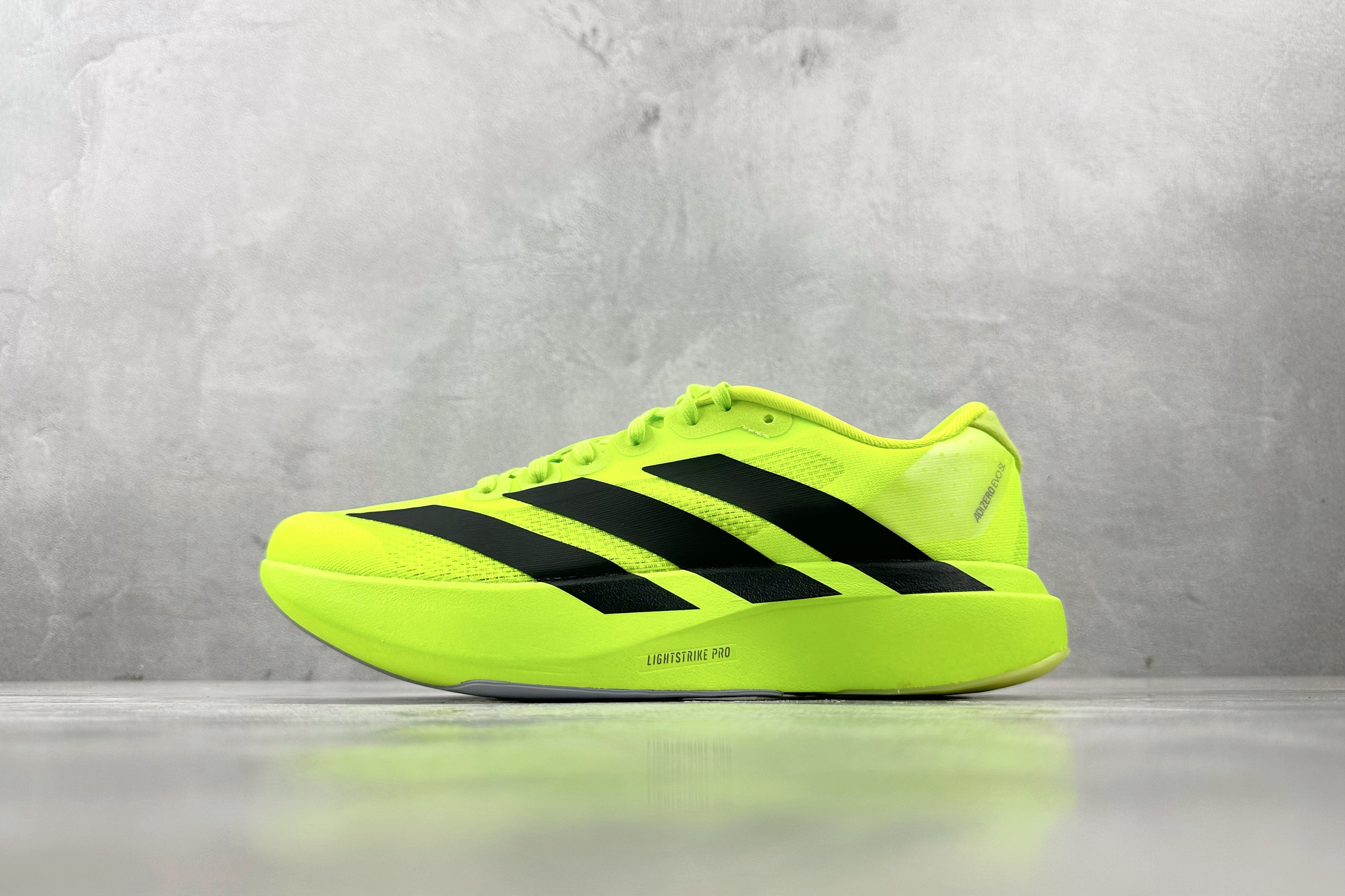 adidas Adizero Evo SL 跑鞋