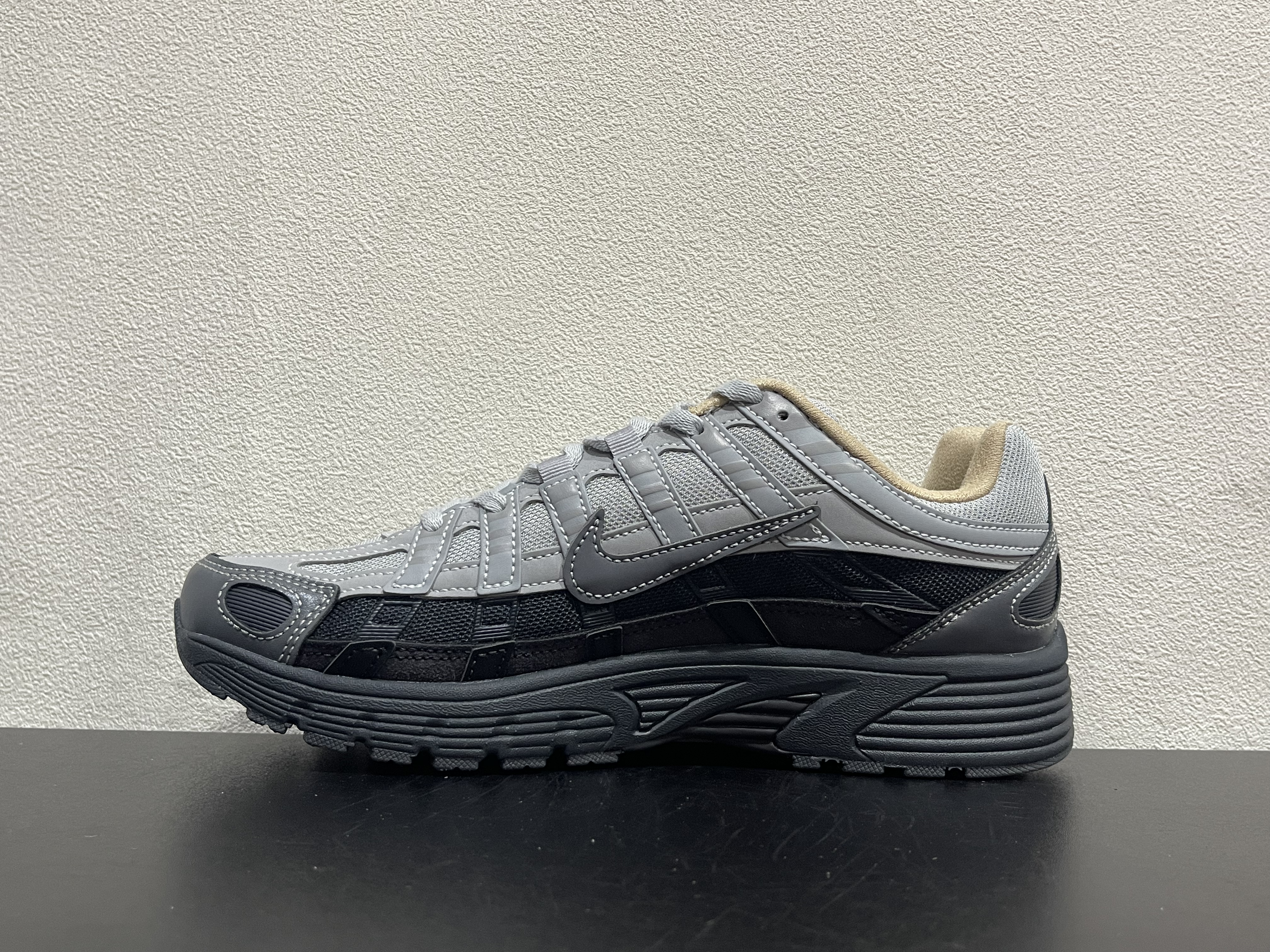 Nike P-6000(39-47.5)