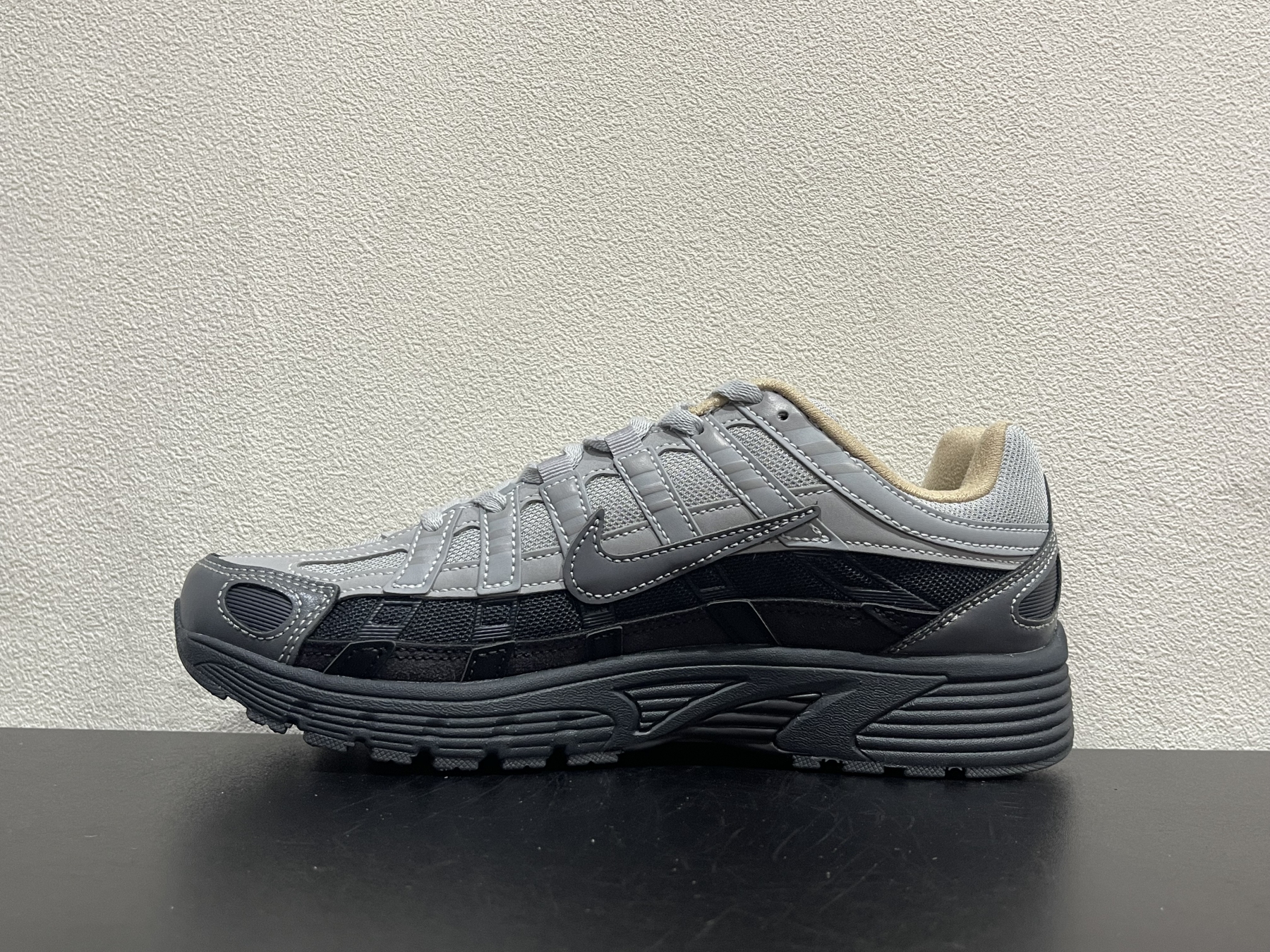 Nike P-6000(39-47.5)
