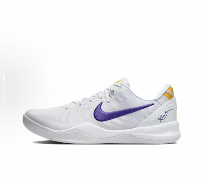 kobe 8 系列（尺寸建議偏大0.5號拿）