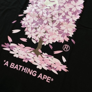 BAPE 樱花字母猿人头印花短袖T恤