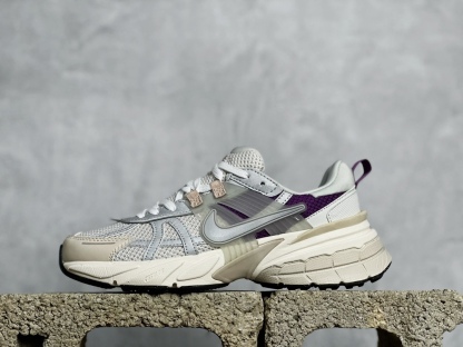 NIKE V2K Run 系列