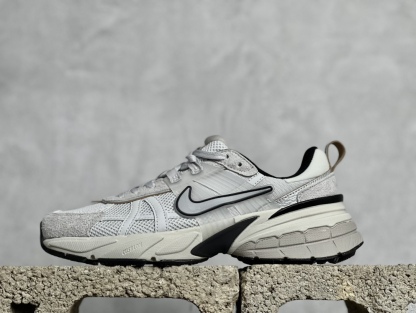 NIKE V2K Run 系列