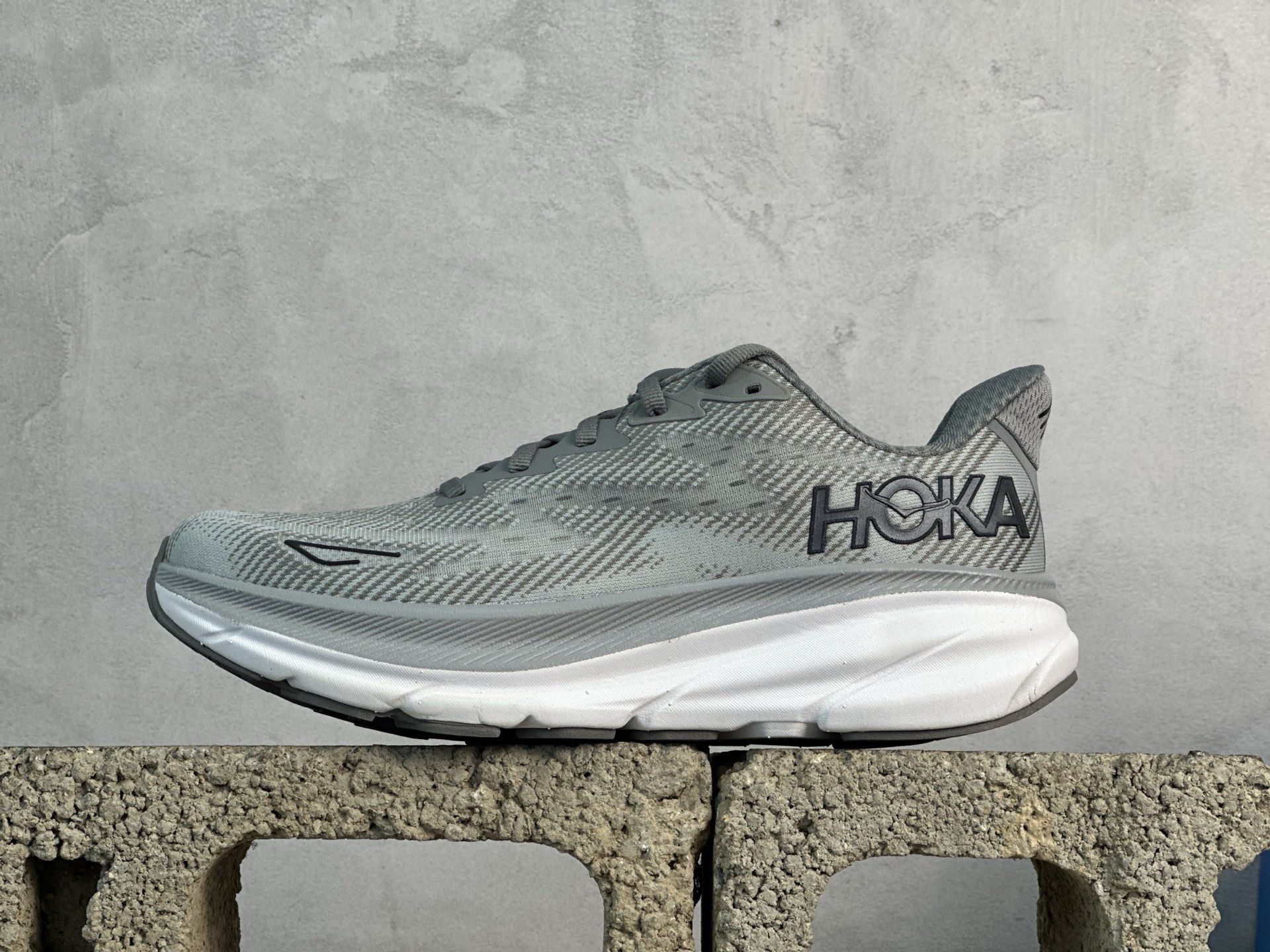 HOKA ONE ONE CLIFTON 9