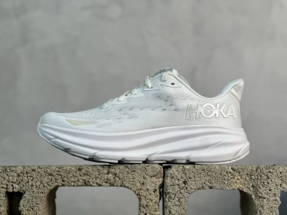 HOKA ONE ONE CLIFTON 9