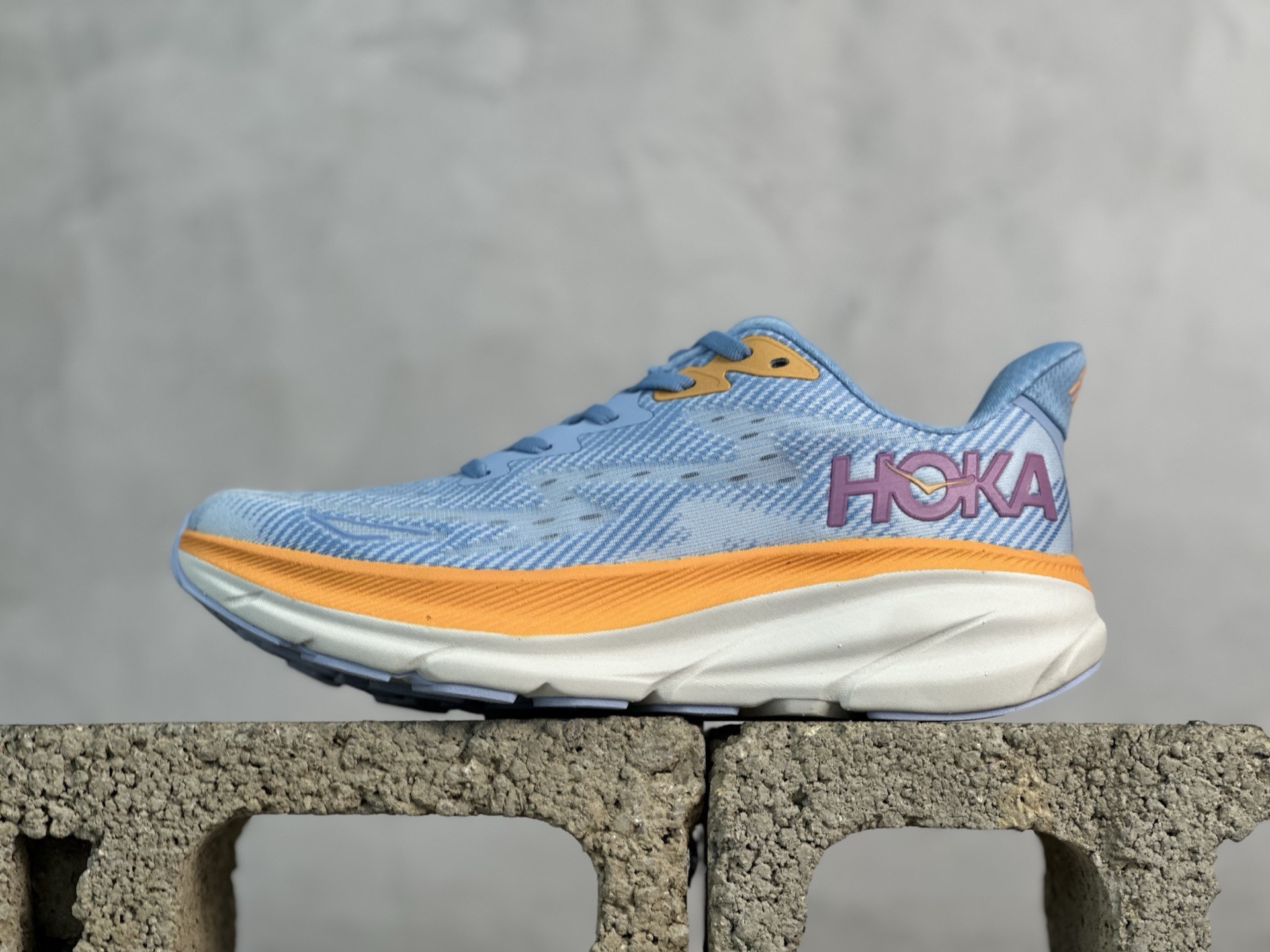 HOKA ONE ONE CLIFTON 9