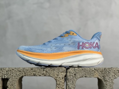 HOKA ONE ONE CLIFTON 9