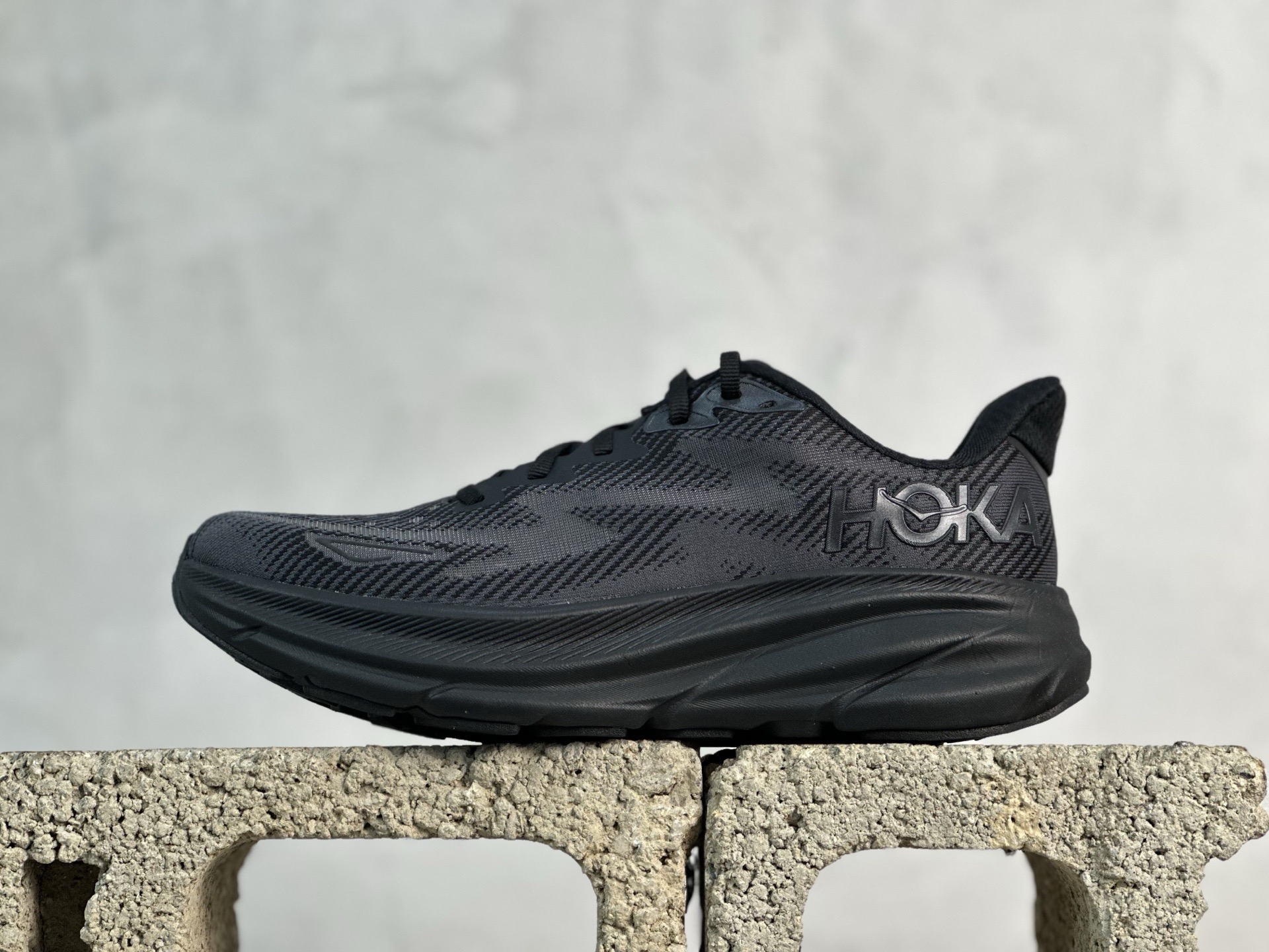 HOKA ONE ONE CLIFTON 9