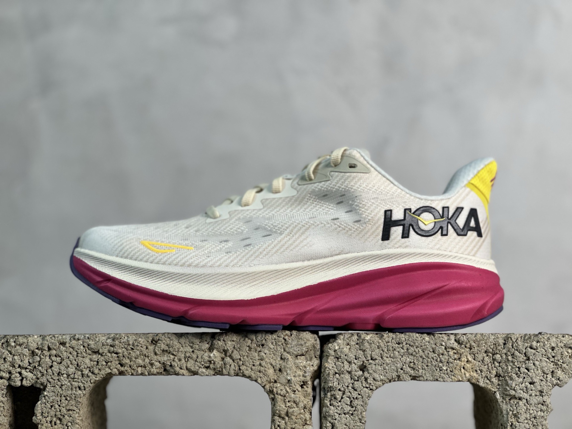 HOKA ONE ONE CLIFTON 9